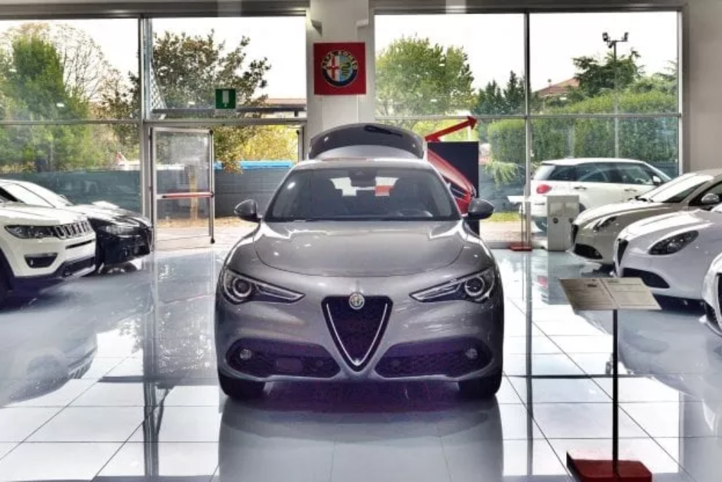 Stellantis dice addio all’idea di vendere direttamente le auto